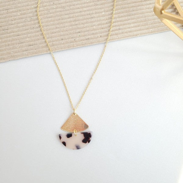 Ava Blonde Tortoise Necklace - Ivy & Lane