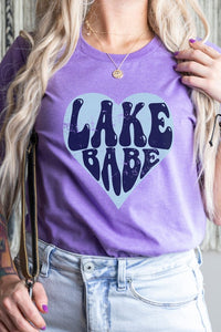 Lake Babe in Heart Water Vacation Graphic Tee