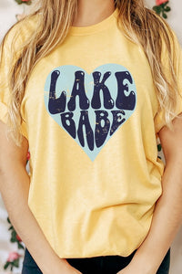 Lake Babe in Heart Water Vacation Graphic Tee