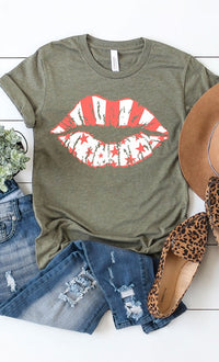 White Stars & pink stripes lips PLUS graphic tee