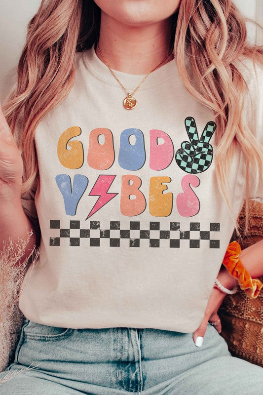 CHECKERED GOOD VIBES GRAPHIC TEE