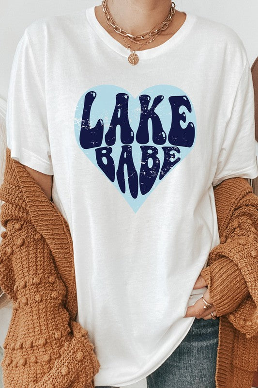 Lake Babe in Heart Water Vacation Graphic Tee