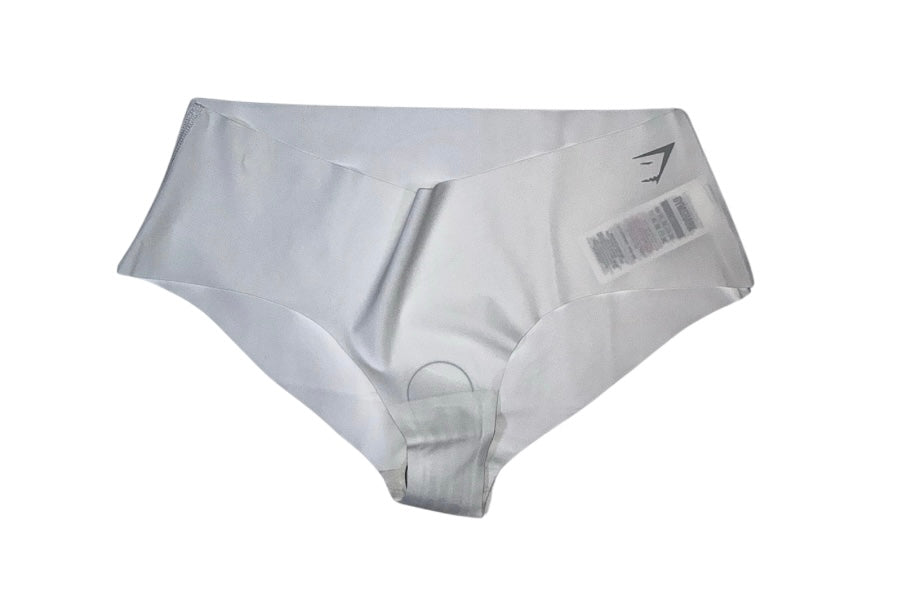 Seamless no-show hipster briefs by Gymshark in size small – soft and invisible fit – Ivy & Lane