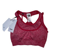 Black padded Gymshark sports bra for training and fitness – women’s activewear – Ivy & Lane