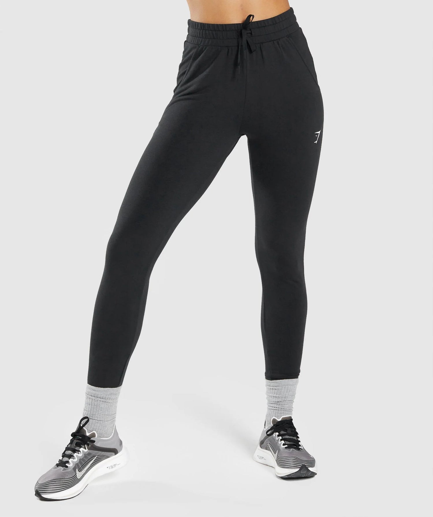 Classic black Gymshark joggers for women – cozy and flexible fit – Ivy & Lane

