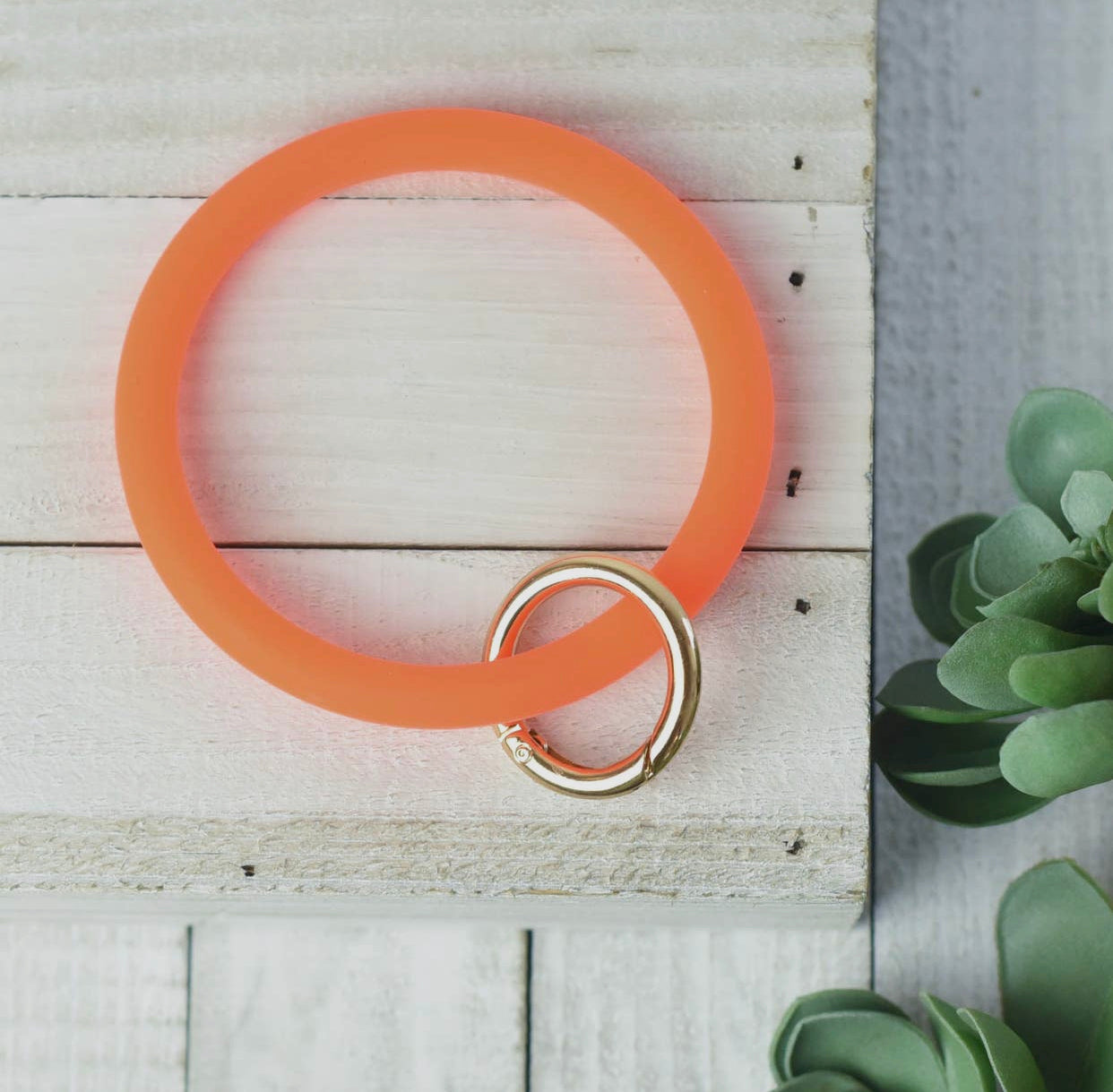 Tiffany Silicone Bangle with Keyring - Ivy & Lane